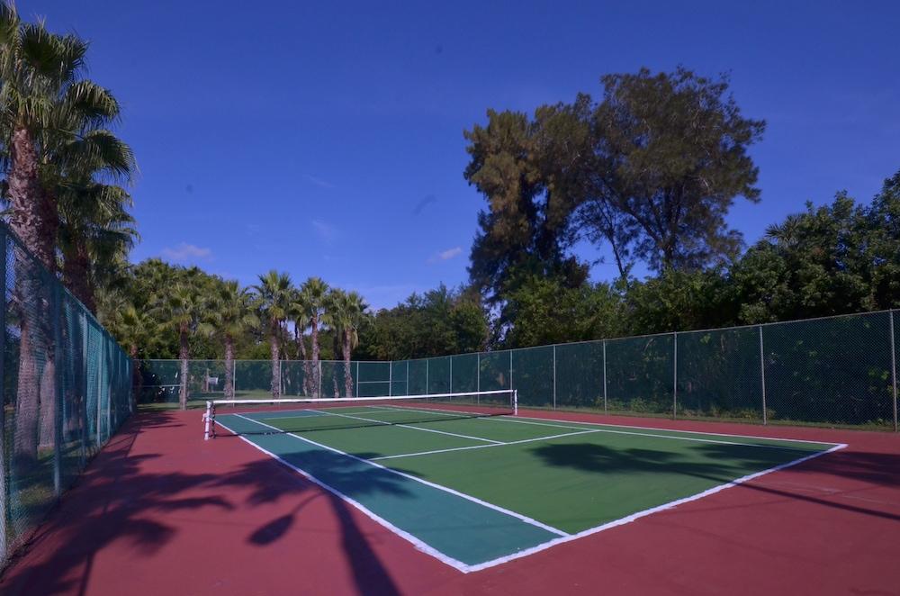 Island Hotel Of Space Coast Merritt Island Экстерьер фото